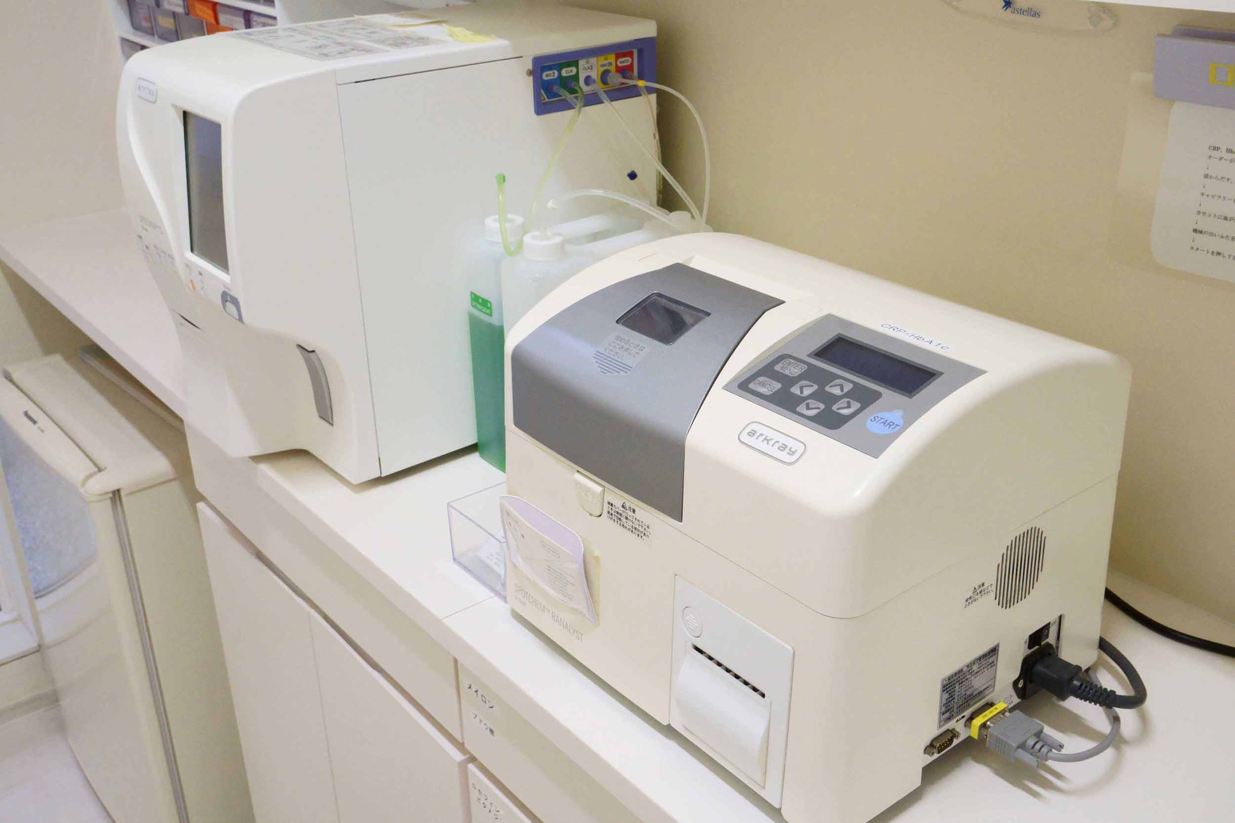 血液・尿自動分析装置 - 院内で迅速検査を行う最新の分析機器